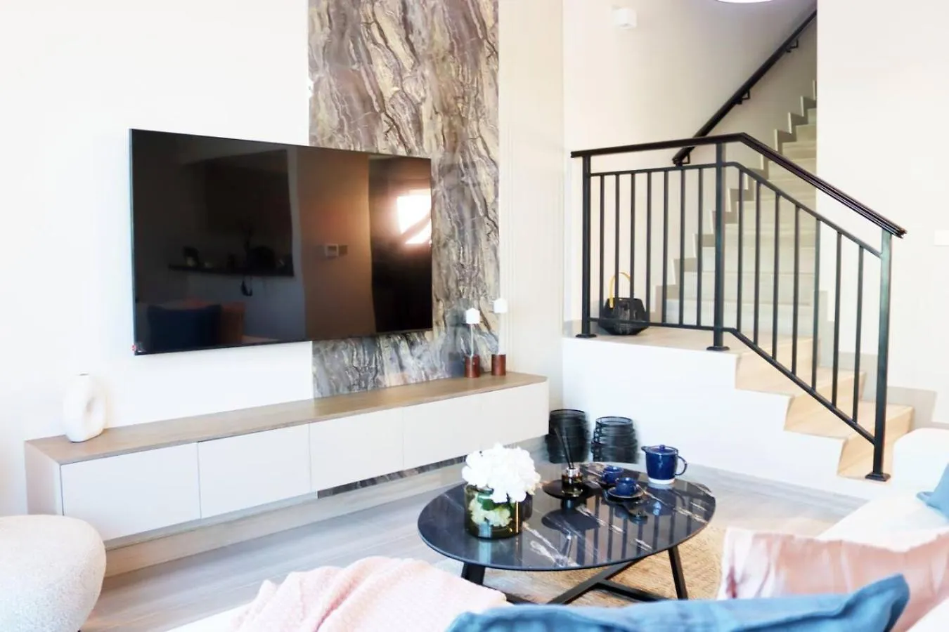 3Br Villa With Private Garden In Calero Damac Hills By Vibel Dubai