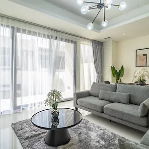 Villa Primestay - Damac Hills 2 Aster, Dubai